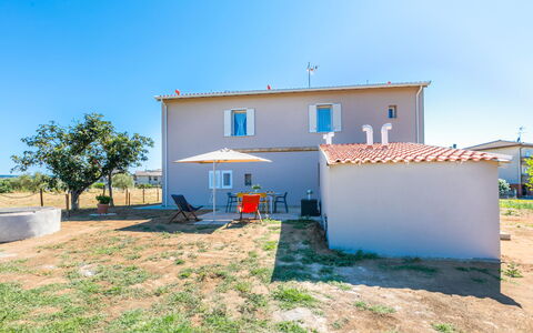 Castagneto Carducci 50: Himmel, Blå, Hjem, Boligområde, Land Lot, Hus, Landdistrikt, Almindeligt, Menneskelig Bosættelse, Sommerhus