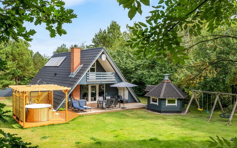 Hannele - 10Km from the Sea