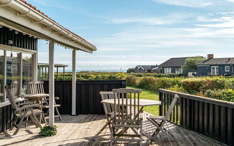 Thit - 90M from the Sea: Sommerhus, Backyard, Gård, Garden Bygninger, Skur, Sidespor, Udendørs Møbler, Bjælkehytte, Udendørs Struktur, Hytte
