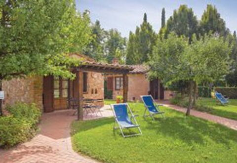 Oasi Della Pergola: Busk, Have, Udvej, Boligområde, Estate, Udendørs Møbler, Backyard, Lawn, Svømmepøl