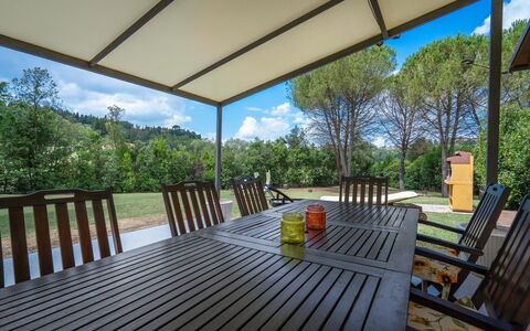Casale La Canigiana, House, Pool, San Miniato: Møbel, Udendørs Møbler, Udendørs Bord, Bord, Skygge, Stol, Udendørs Struktur, Køkken & Spisebord, Veranda, Gårdhave