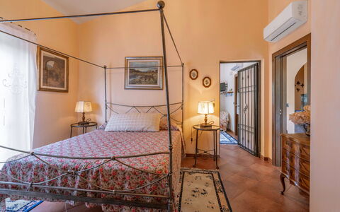 Casale La Canigiana, House, Pool, San Miniato: Møbel, Væg, Indretning, Gulvbelægning, Etage, Loft, Seng, Soveværelse, Belysning, Værelse