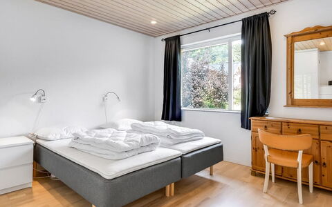 Jonce - 800M from the Sea: Indretning, Loft, Seng, Soveværelse, Etage, Bed Frame, Sengetøj, Sengetøj, Sengetøj, Hårdttræ