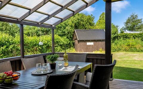 Nicklas - 250M from the Sea: Sommerhus, Backyard, Gård, Garden Bygninger, Skur, Sidespor, Udendørs Møbler, Bjælkehytte, Udendørs Struktur, Hytte