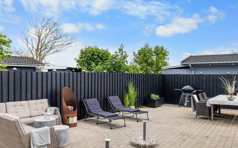 Daya - 75M from the Sea: Sommerhus, Backyard, Gård, Garden Bygninger, Skur, Sidespor, Udendørs Møbler, Bjælkehytte, Udendørs Struktur, Hytte