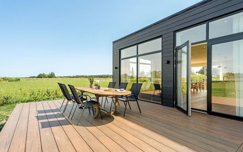 Milena - 1.5Km from the Sea: Bygning, Hus, Boligområde, Hjem, Busk, Tag, Sommerhus, Estate, Have