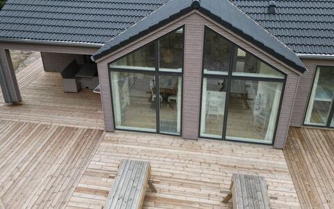 Aarthi - 575M from the Sea: Sommerhus, Backyard, Gård, Garden Bygninger, Skur, Sidespor, Udendørs Møbler, Bjælkehytte, Udendørs Struktur, Hytte