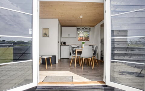Fernanda - 900M from the Sea: Tag, Hus, Hjem, Sommerhus, Dør, Sidespor, Dæk, Veranda, Planke, Hårdttræ