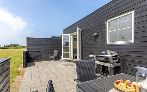 Mattheus - 900M from the Sea: Sommerhus, Backyard, Gård, Garden Bygninger, Skur, Sidespor, Udendørs Møbler, Bjælkehytte, Udendørs Struktur, Hytte