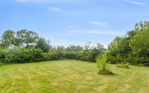 Bruno - 400M from the Sea: Græs, Græs-, Land Lot, Sommerhus, Landdistrikt, Eng, Garden Bygninger, Have, Skur