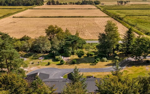 Bodulf - 850M from the Sea: Blå, Svømmepøl, Møbel, Udendørs Møbler, Udvej, Stol, Skygge, Eco Hotel, Blomsterkrukke