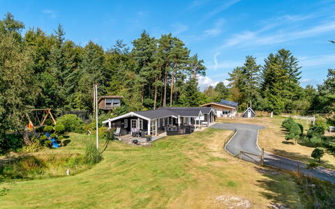 Bodulf - 850M from the Sea: Sommerhus, Estate, Landscaping