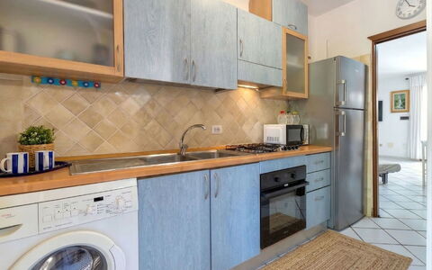 Rais 13: Større Bandage, Køkken Apparat, Køkken, Gulvbelægning, Countertop, Træ, Etage, Indretning, Cabinetry, Husholdningsapparat