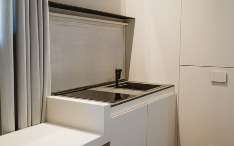 Deb&spa: Indretning, Gulvbelægning, Køkken, Værelse, Countertop, Design, Cabinetry, Køkken Apparat
