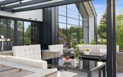 Luxury Retreat Resort: Møbel, Indretning, Belysning, Stol, Bord, Hjem, Couch, Etage, Stue, Skygge