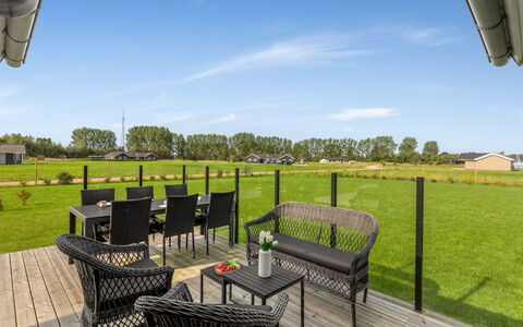 Hellevi - 900M from the Sea: Himmel, Land Lot, Udendørs Møbler, Stol, Udendørs Bord, Lawn, Hårdttræ, Skygge, Køkken & Spisebord, Dæk