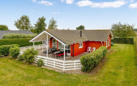 Trifun - 300M from the Sea: Hus, Tag, Hjem, Sommerhus, Estate, Stuehus, Villa, Veranda, Sidespor