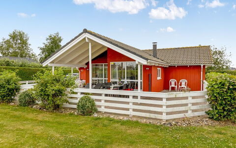 Trifun - 300M from the Sea: Hus, Tag, Hjem, Sommerhus, Estate, Stuehus, Villa, Veranda, Sidespor