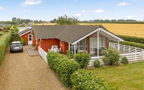 Trifun - 300M from the Sea: Sommerhus, Backyard, Gård, Garden Bygninger, Skur, Sidespor, Udendørs Møbler, Bjælkehytte, Udendørs Struktur, Hytte