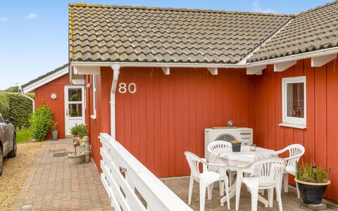 Trifun - 300M from the Sea: Sommerhus, Backyard, Gård, Garden Bygninger, Skur, Sidespor, Udendørs Møbler, Bjælkehytte, Udendørs Struktur, Hytte