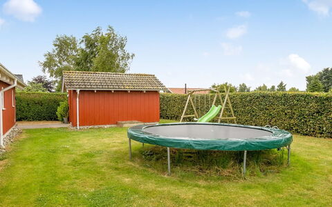 Trifun - 300M from the Sea: Sommerhus, Backyard, Gård, Garden Bygninger, Skur, Sidespor, Udendørs Møbler, Bjælkehytte, Udendørs Struktur, Hytte