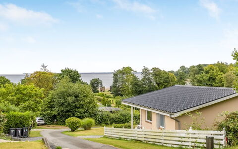 Kalevi - 150M from the Sea: Hus, Tag, Hjem, Sommerhus, Estate, Stuehus, Villa, Veranda, Sidespor