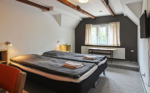 Henrieke - 10Km from the Sea: Soveværelse, Seng, Sengetøj, Bed Frame, Hotel