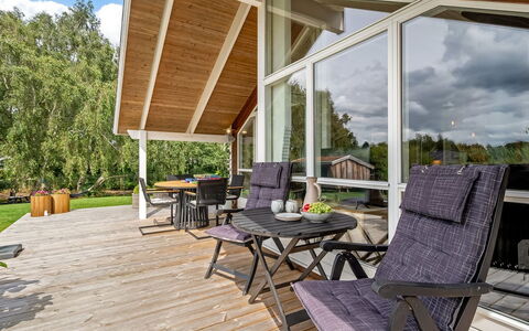 Mieka - 500M from the Sea: Sommerhus, Backyard, Gård, Garden Bygninger, Skur, Sidespor, Udendørs Møbler, Bjælkehytte, Udendørs Struktur, Hytte