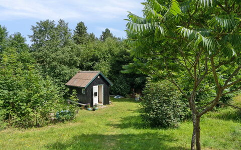 Marjanne - 800M from the Sea: Indretning, Loft, Lejlighed, Gulvbelægning, Møbel, Etage, Værelse, Belysning, Hjem, Couch