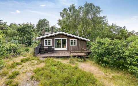 Jarno - 150M from the Sea: Indretning, Loft, Lejlighed, Gulvbelægning, Møbel, Etage, Værelse, Belysning, Hjem, Couch