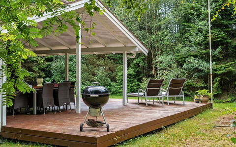 Melisa - 3Km from the Sea: Tag, Hus, Hjem, Sommerhus, Dør, Sidespor, Dæk, Veranda, Planke, Hårdttræ