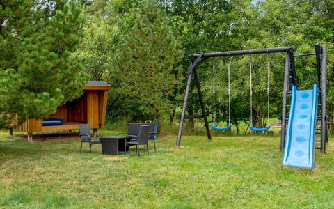 Selvi - 2.2Km from the Sea: Træ, Møbel, Lejlighed, Værelse, Loft, Bejdse, Stol, Hårdttræ, Klarlak, Tømmer
