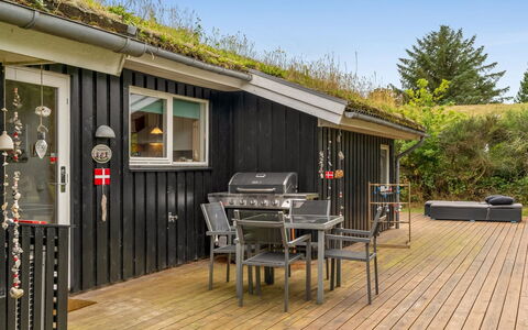 Selvi - 2.2Km from the Sea: Træ, Møbel, Lejlighed, Værelse, Loft, Bejdse, Stol, Hårdttræ, Klarlak, Tømmer