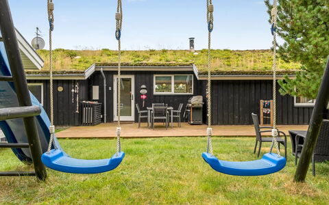 Selvi - 2.2Km from the Sea: Træ, Møbel, Lejlighed, Værelse, Loft, Bejdse, Stol, Hårdttræ, Klarlak, Tømmer