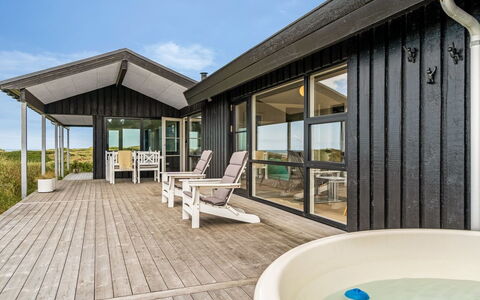 Jannus - 600M from the Sea: 