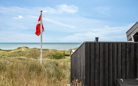 Jannus - 600M from the Sea: Blå, Svømmepøl, Møbel, Udendørs Møbler, Udvej, Stol, Skygge, Eco Hotel, Blomsterkrukke
