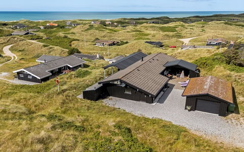Jannus - 600M from the Sea: Træ, Møbel, Lejlighed, Værelse, Loft, Bejdse, Stol, Hårdttræ, Klarlak, Tømmer