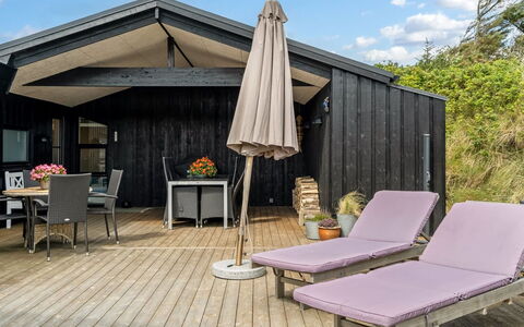 Jannus - 600M from the Sea: Træ, Møbel, Lejlighed, Værelse, Loft, Bejdse, Stol, Hårdttræ, Klarlak, Tømmer
