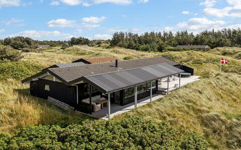 Jannus - 600M from the Sea: Træ, Møbel, Lejlighed, Værelse, Loft, Bejdse, Stol, Hårdttræ, Klarlak, Tømmer