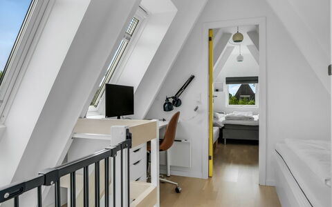 Ernstine: Sommerhus, Backyard, Gård, Garden Bygninger, Skur, Sidespor, Udendørs Møbler, Bjælkehytte, Udendørs Struktur, Hytte