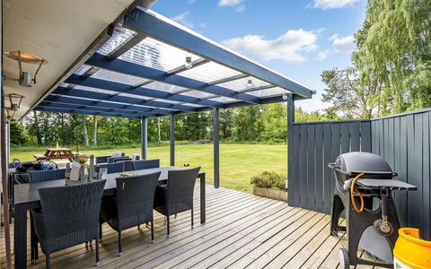 Annetta - 800M from the Sea: Træ, Møbel, Lejlighed, Værelse, Loft, Bejdse, Stol, Hårdttræ, Klarlak, Tømmer