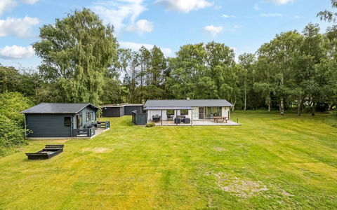 Annetta - 800M from the Sea: Træ, Møbel, Lejlighed, Værelse, Loft, Bejdse, Stol, Hårdttræ, Klarlak, Tømmer
