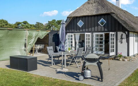 Ronja - 1.3Km from the Sea: Træ, Møbel, Lejlighed, Værelse, Loft, Bejdse, Stol, Hårdttræ, Klarlak, Tømmer