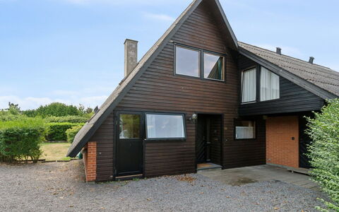 Hildegunda - 280M from the Sea: Indretning, Loft, Lejlighed, Gulvbelægning, Møbel, Etage, Værelse, Belysning, Hjem, Couch