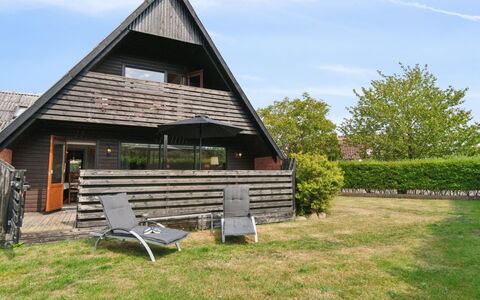 Hildegunda - 280M from the Sea: Indretning, Loft, Lejlighed, Gulvbelægning, Møbel, Etage, Værelse, Belysning, Hjem, Couch