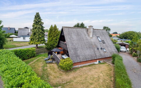 Hildegunda - 280M from the Sea: Indretning, Loft, Lejlighed, Gulvbelægning, Møbel, Etage, Værelse, Belysning, Hjem, Couch