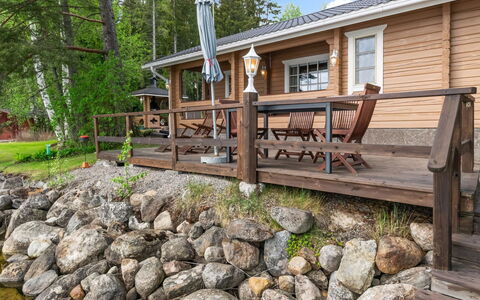 Hiekkaranta: Indretning, Møbel, Couch, Gulvbelægning, Etage, Værelse, Loft, Stue, Lejlighed