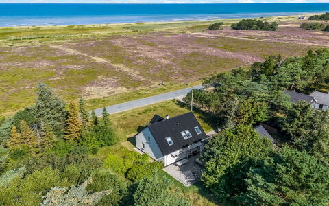 Lutz - 340M from the Sea: Tag, Hus, Hjem, Sommerhus, Sidespor, Estate, Indkørsel, Garden Bygninger, Gård, Skur