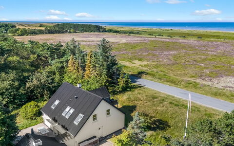 Lutz - 340M from the Sea: Tag, Hus, Hjem, Sommerhus, Sidespor, Estate, Indkørsel, Garden Bygninger, Gård, Skur