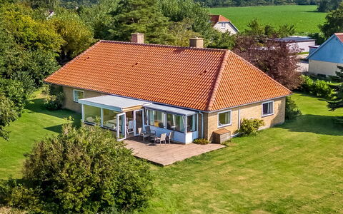 Makrina - 300M from the Sea: Sommerhus, Backyard, Gård, Garden Bygninger, Skur, Sidespor, Udendørs Møbler, Bjælkehytte, Udendørs Struktur, Hytte